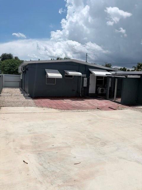 3611 SW 40th St, West Park FL 33023 photo 4