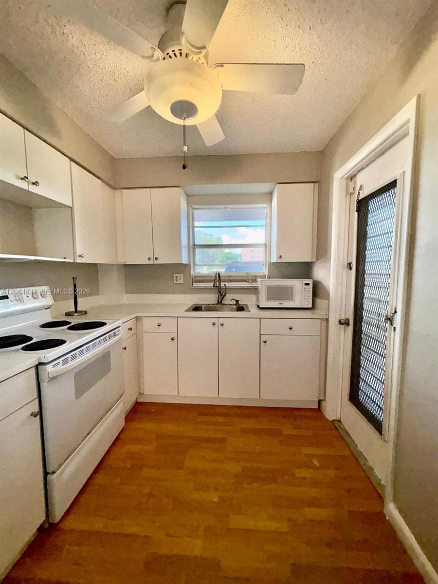 1200 Tallwood Ave # 102, Hollywood FL 33021 photo 3