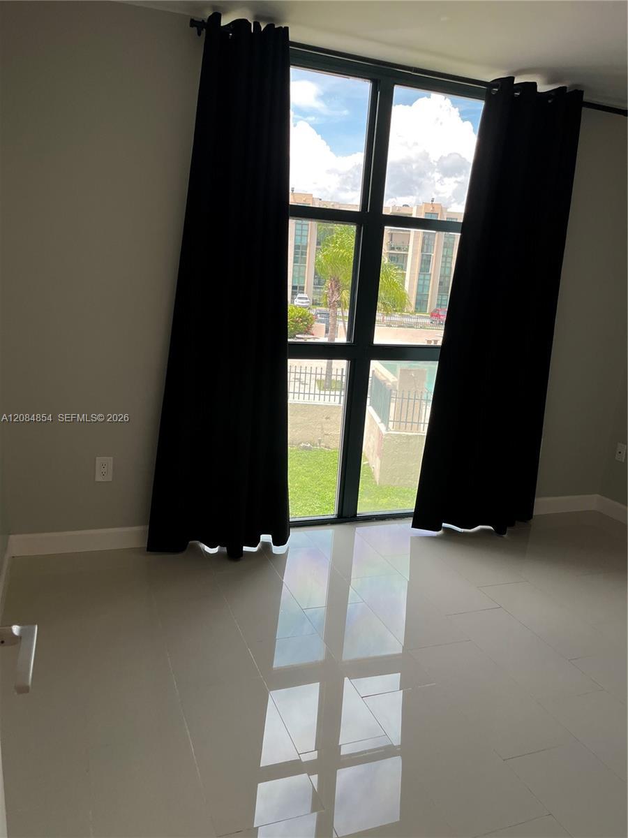 2075 SW 122nd Ave # 216, Miami FL 33175 photo 3