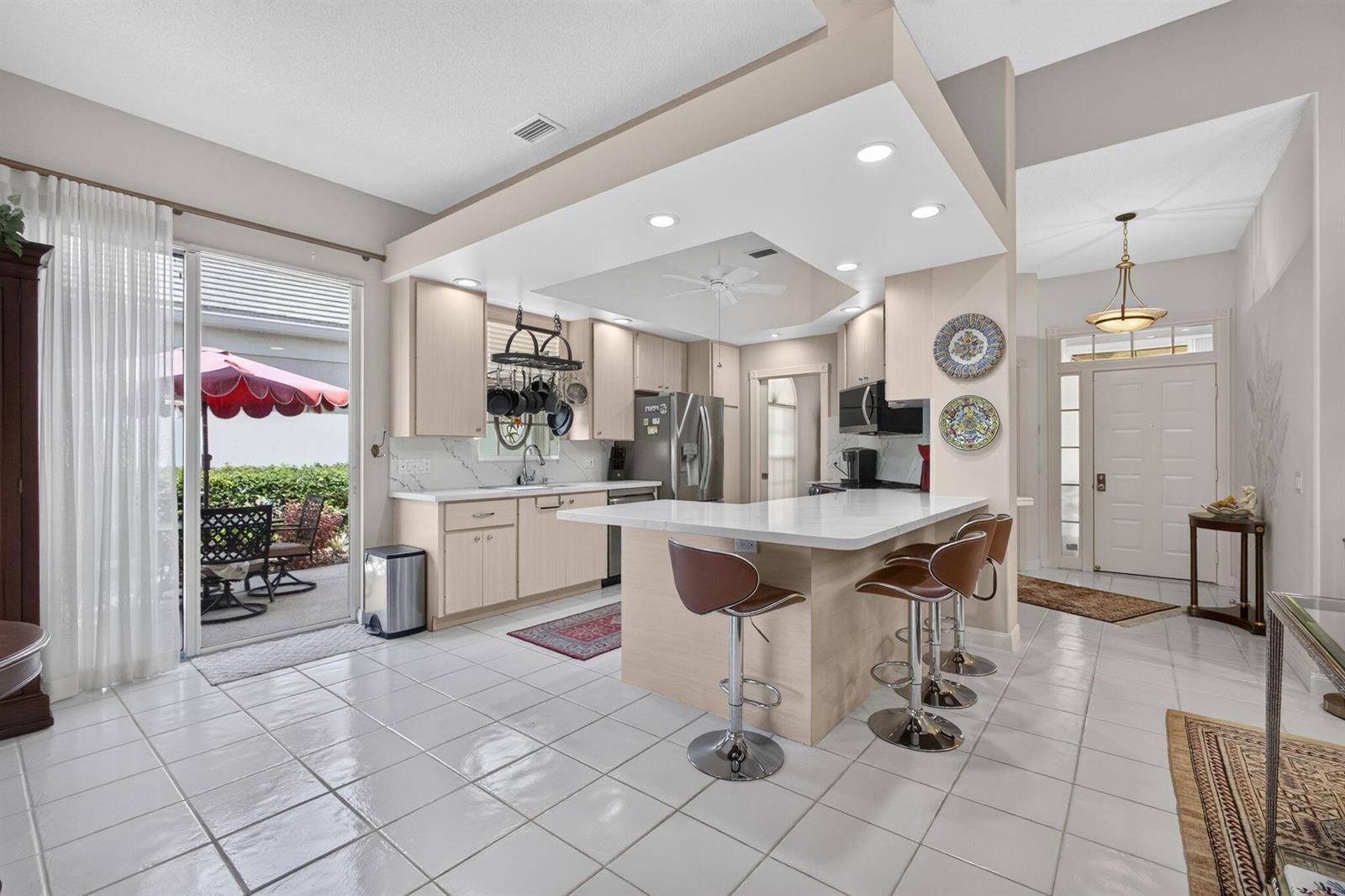 8390 E GARDEN OAKS Circle, Palm Beach Gardens FL 33410 photo 3