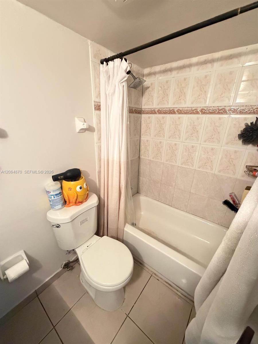 606 W 81st St # 202, Hialeah FL 33014 photo 4
