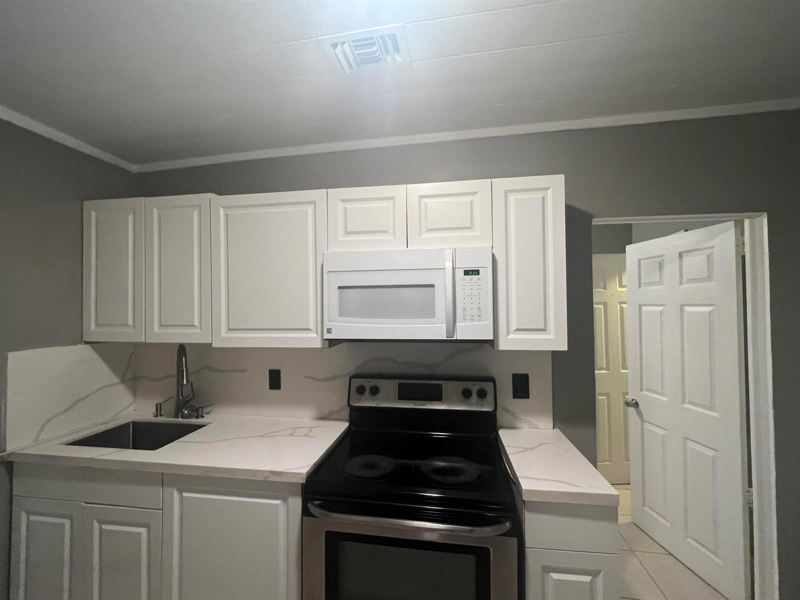 715 S B Street, FL 33460 photo 3