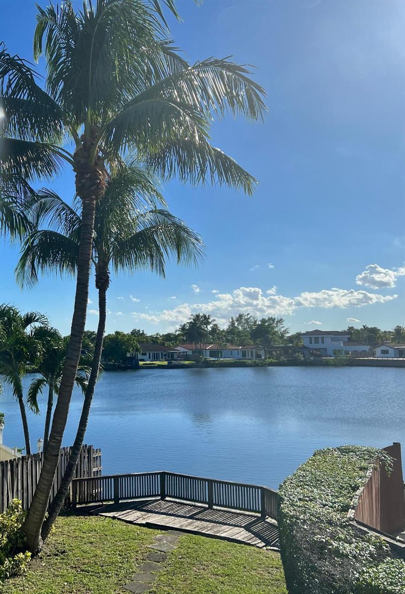 2390 NE 199th Street, Aventura FL 33180 photo 3
