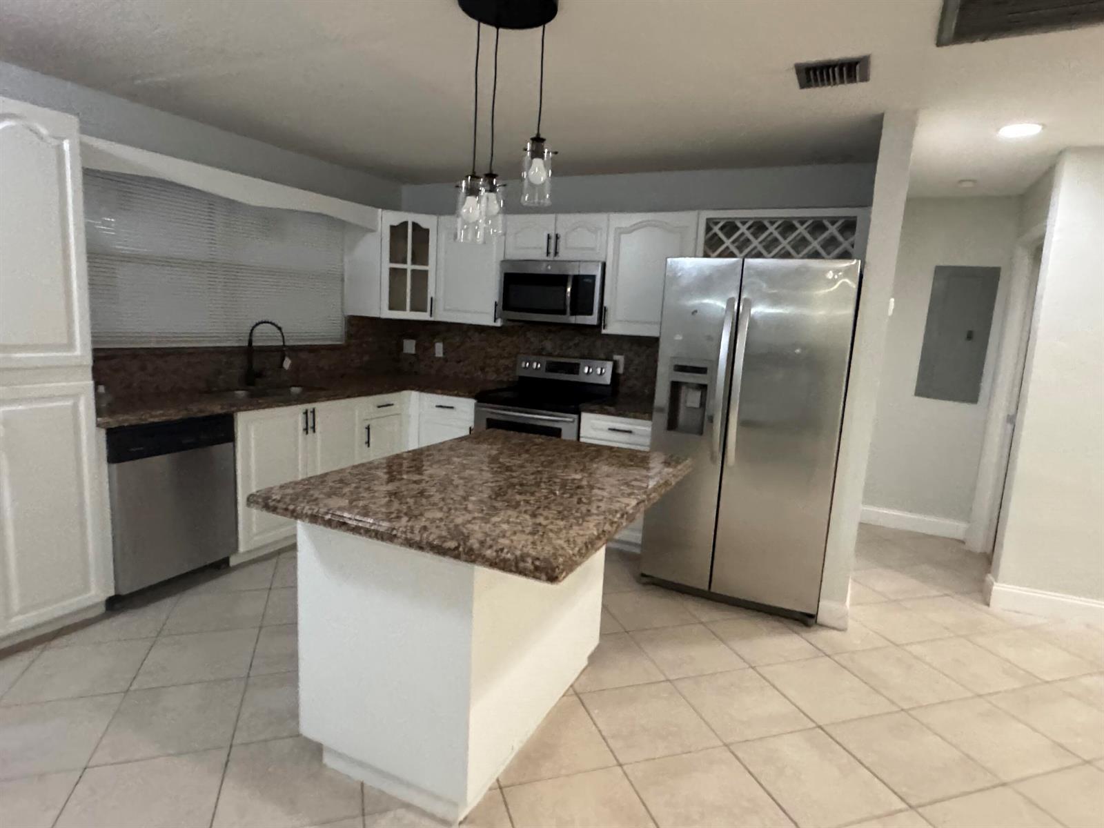 1780 16TH Avenue N, FL 33460