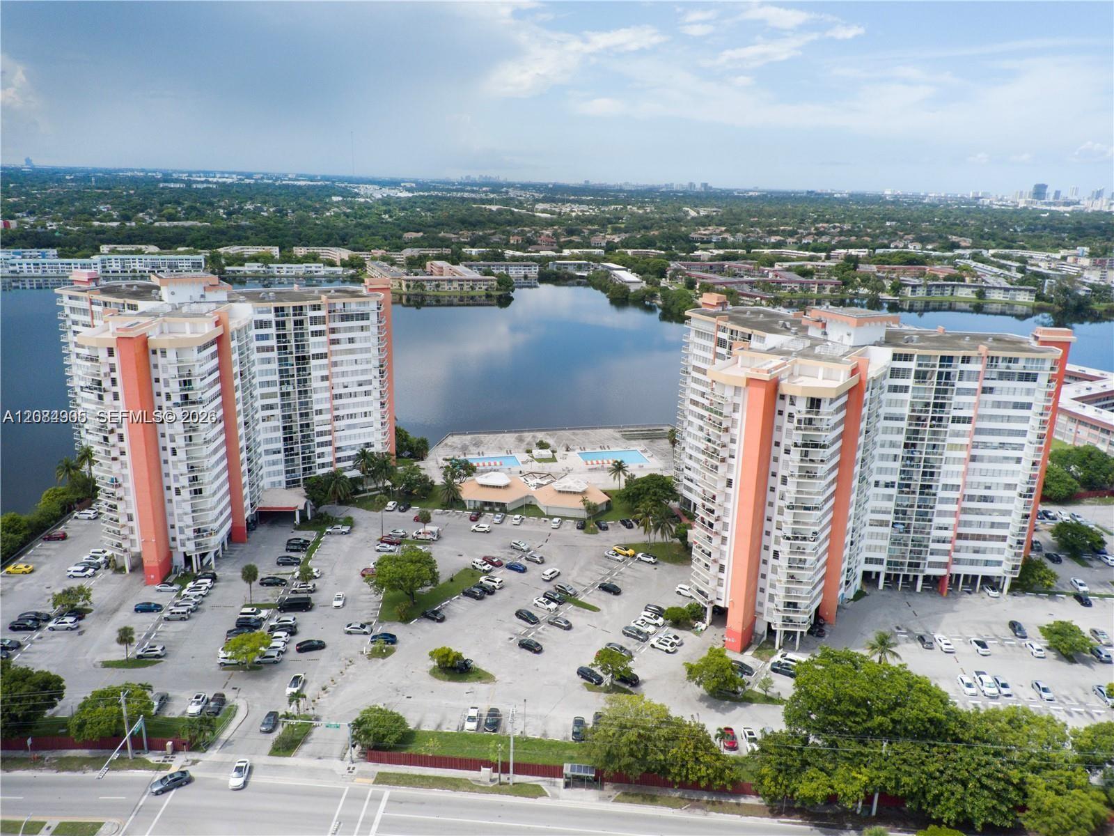 1301 NE Miami Gardens Dr # 515W, Miami FL 33179 photo 3