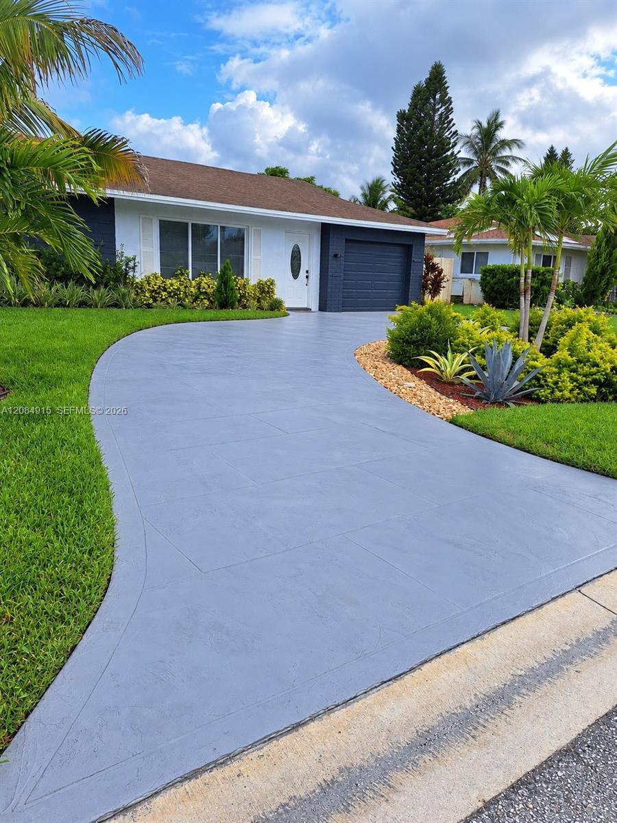 9606 NW 80th St, Tamarac FL 33321 photo 2