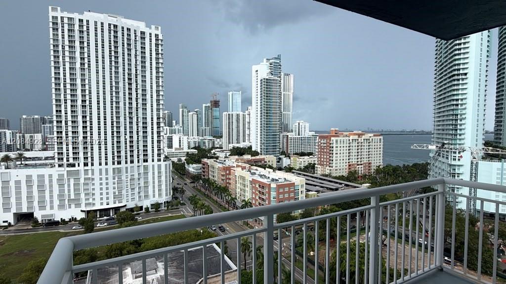 275 NE 18th St # 1910, Miami FL 33132 photo 4
