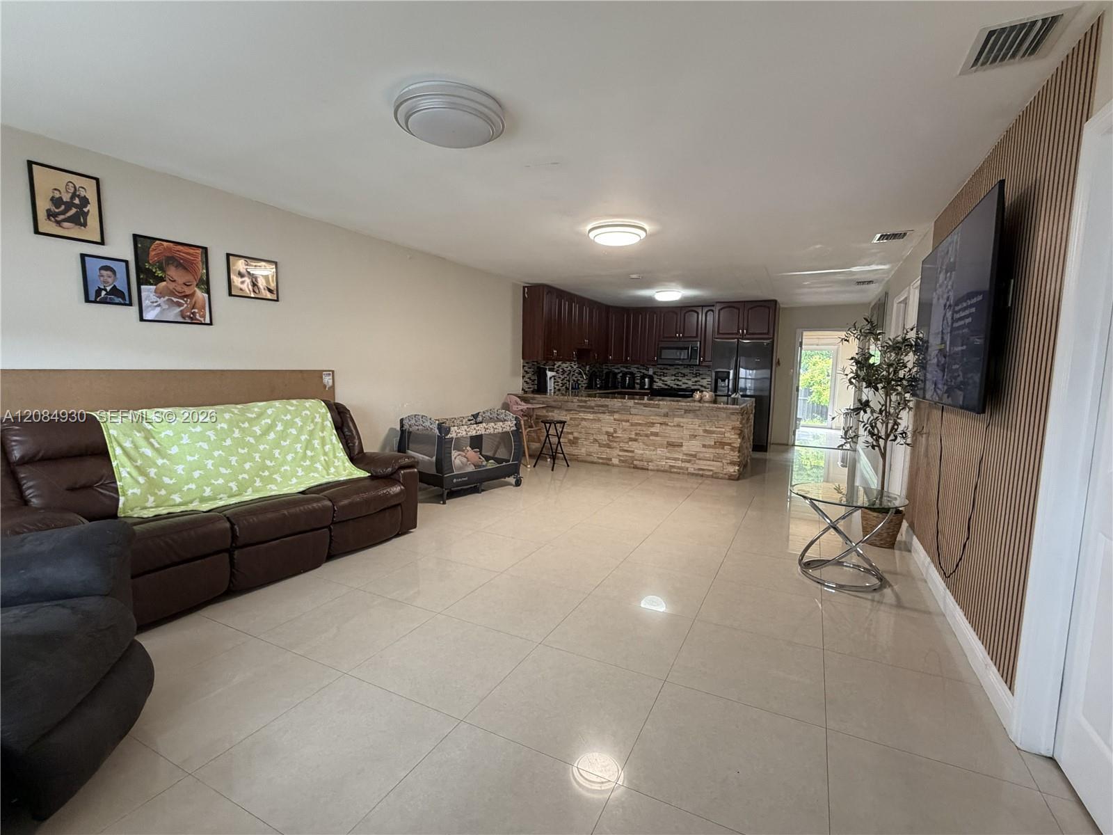 4435 NW 185th St, Miami Gardens FL 33055 photo 2