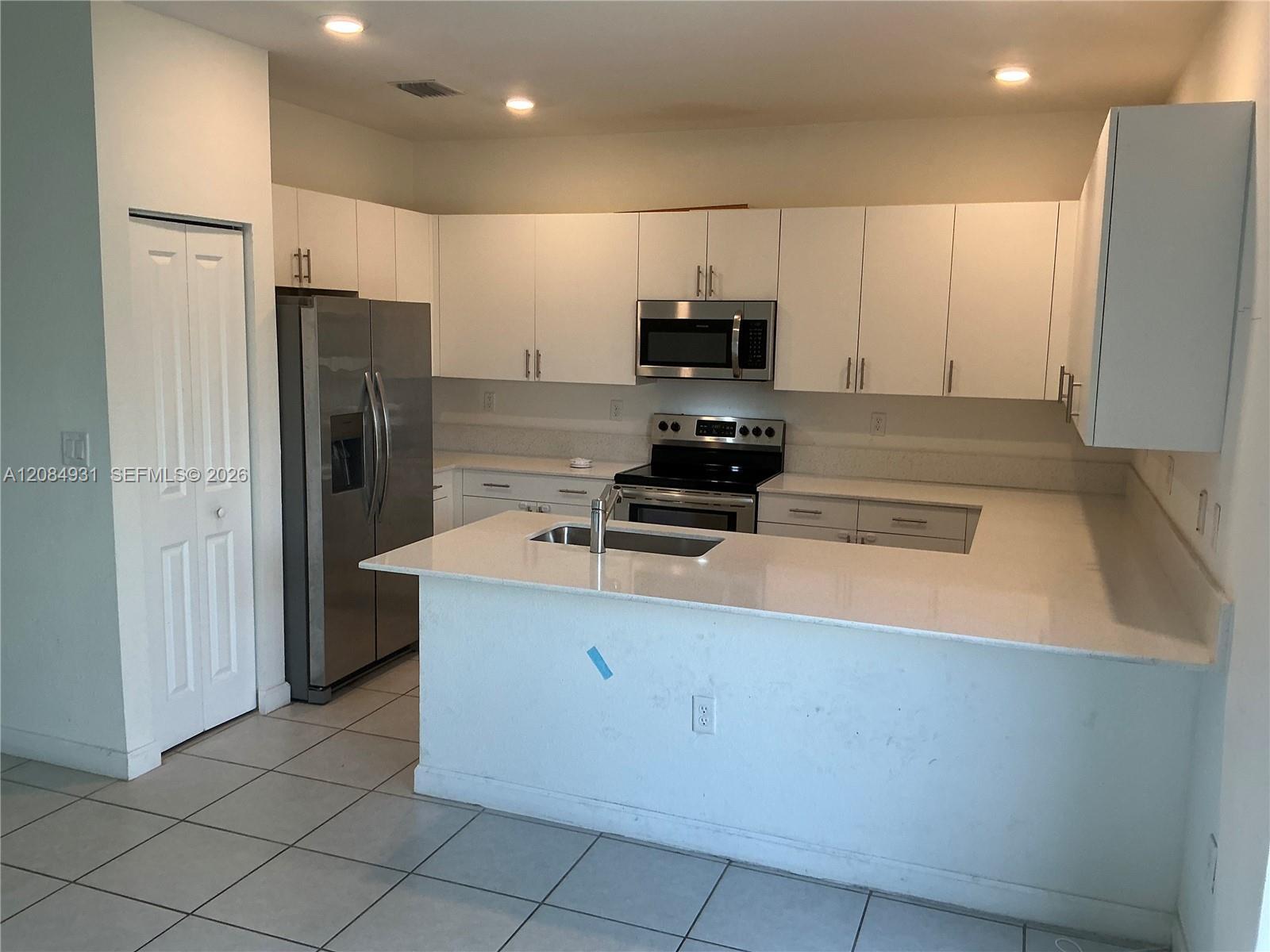 1070 SE 26th Ter # 1070, Homestead FL 33035 photo 2