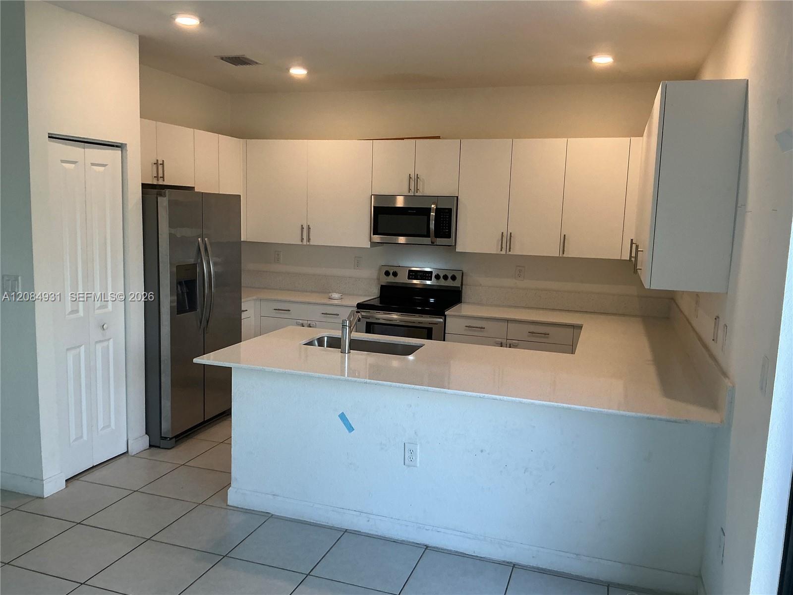 1070 SE 26th Ter # 1070, Homestead FL 33035 photo 3