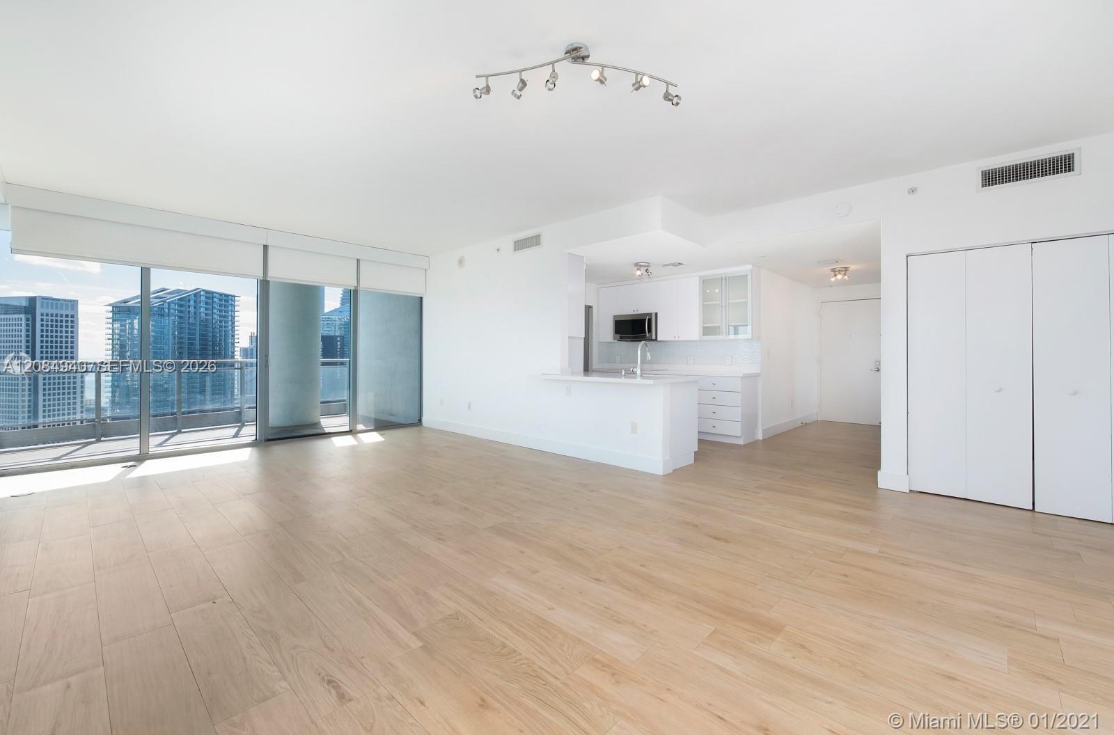 90 SW 3rd St # 4004, Miami FL 33130 photo 4