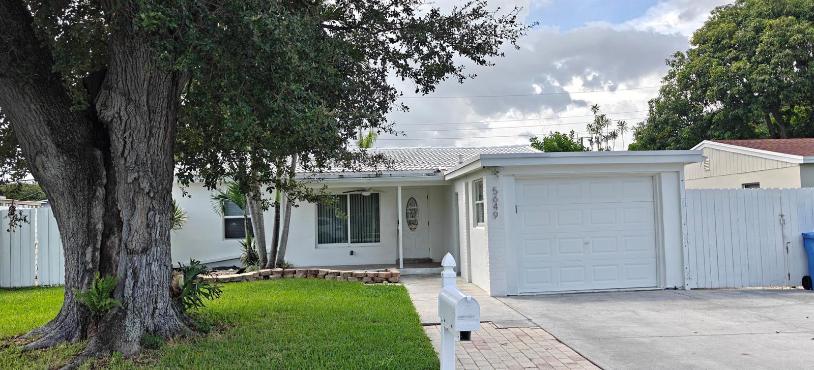 5649 NE 5th Terrace, Oakland Park FL 33334 photo 4