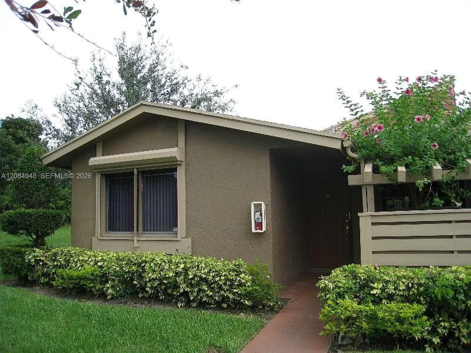 447 Lakeview Dr # 1, Weston FL 33326