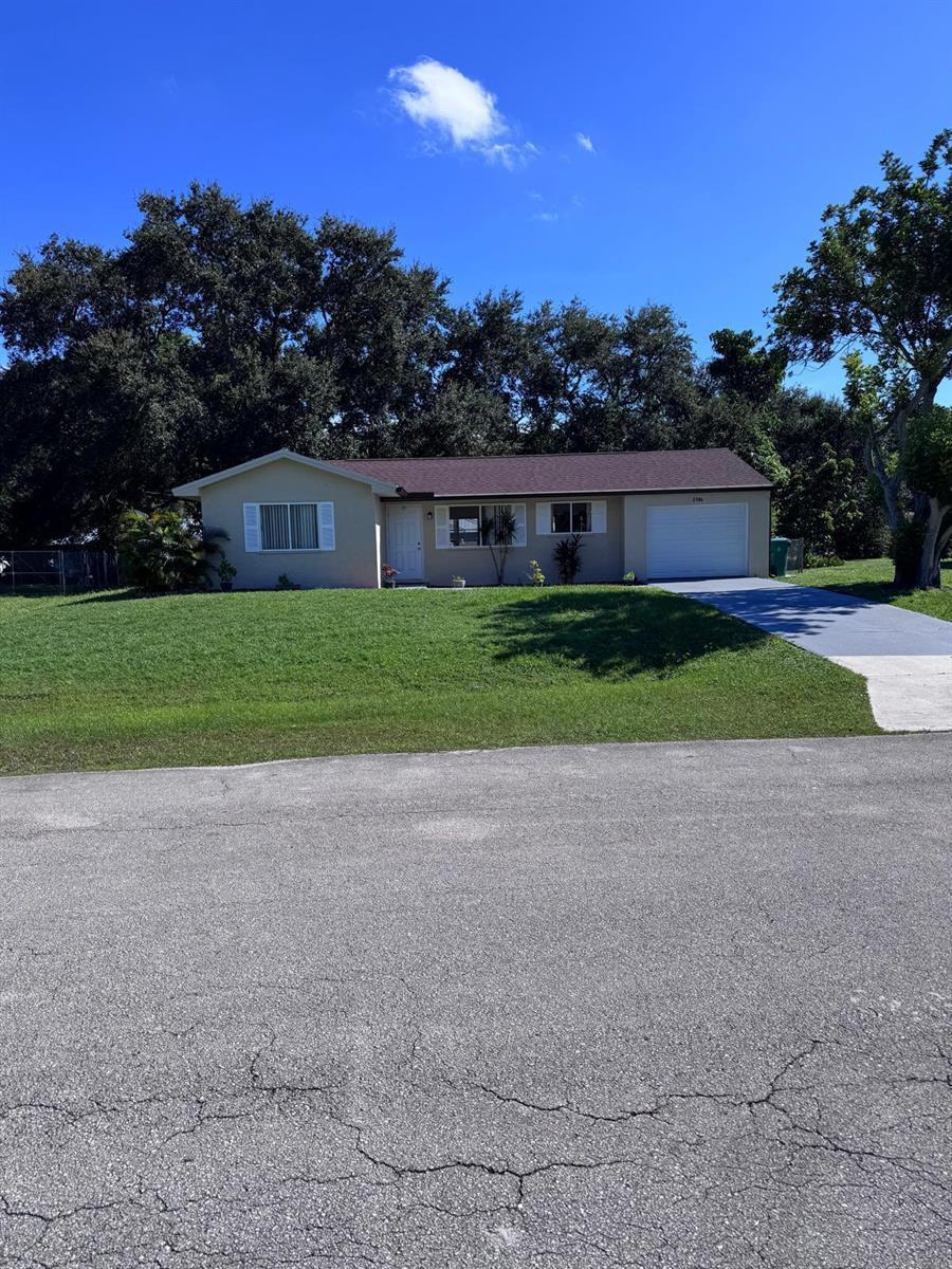 2386 SE LONGHORN Avenue, Port St. Lucie FL 34952