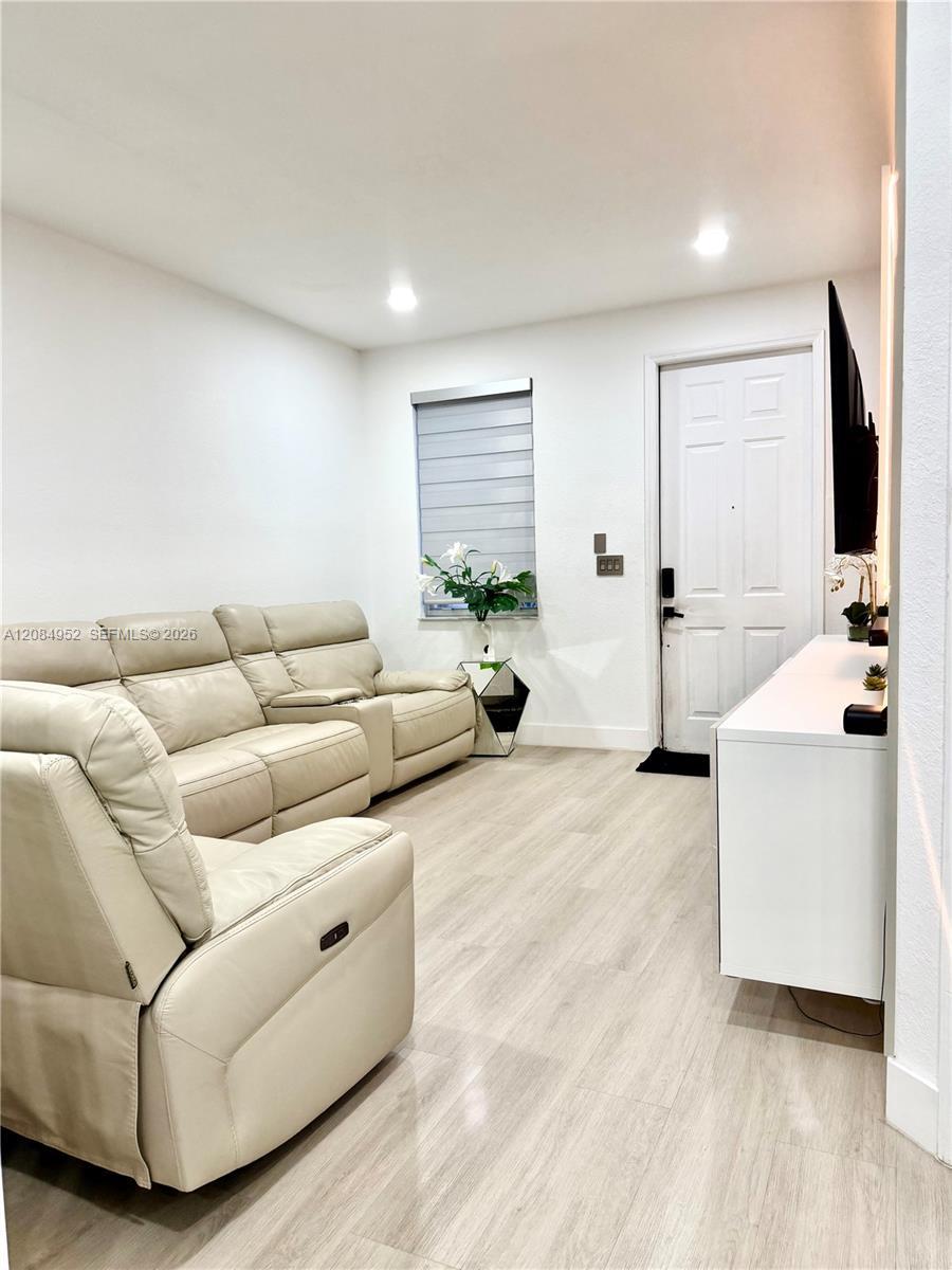 7796 NW 114th Pl, Doral FL 33178 photo 5