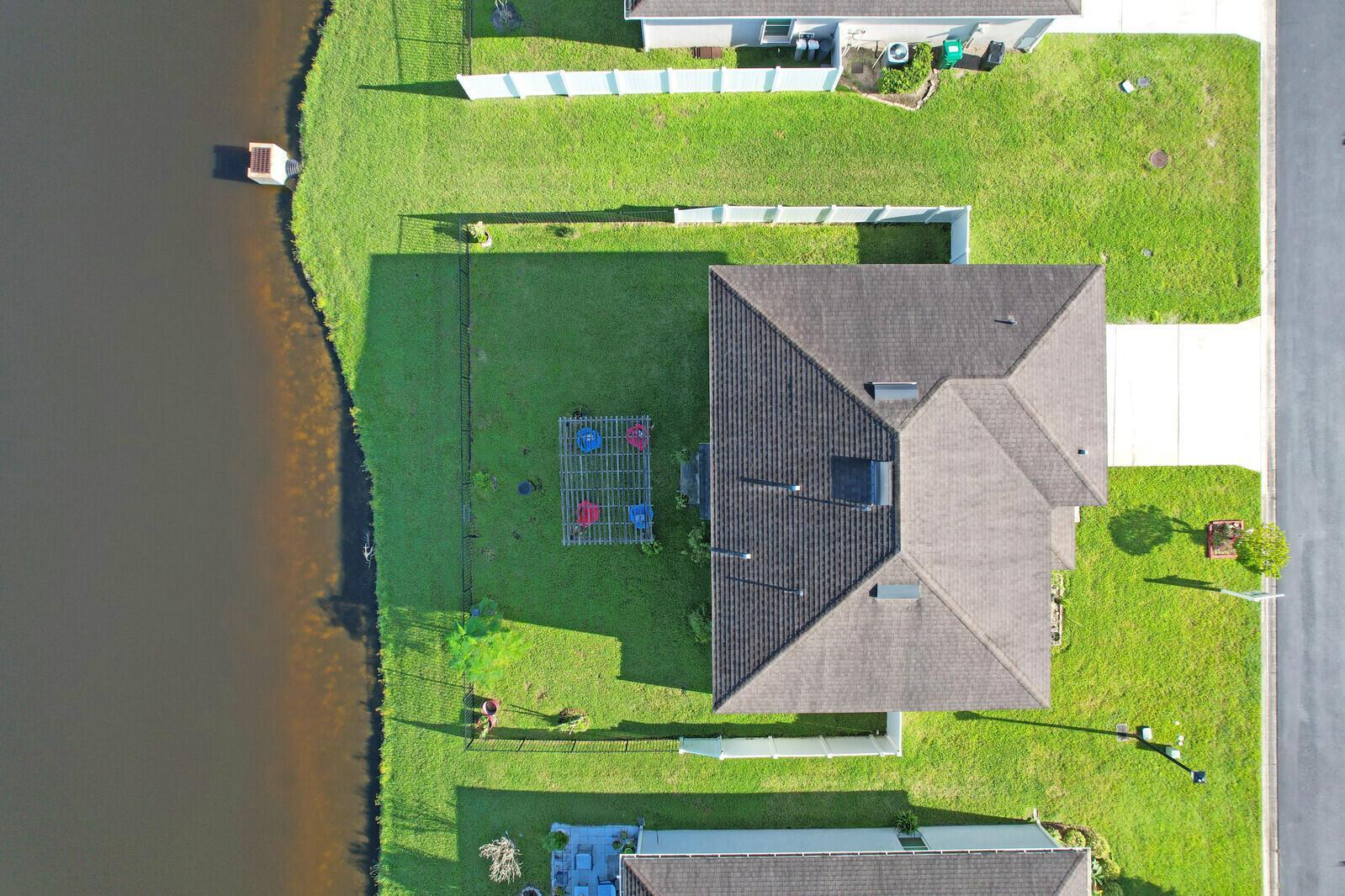5255 Oakland Lake Circle, Fort Pierce FL 34951 photo 2