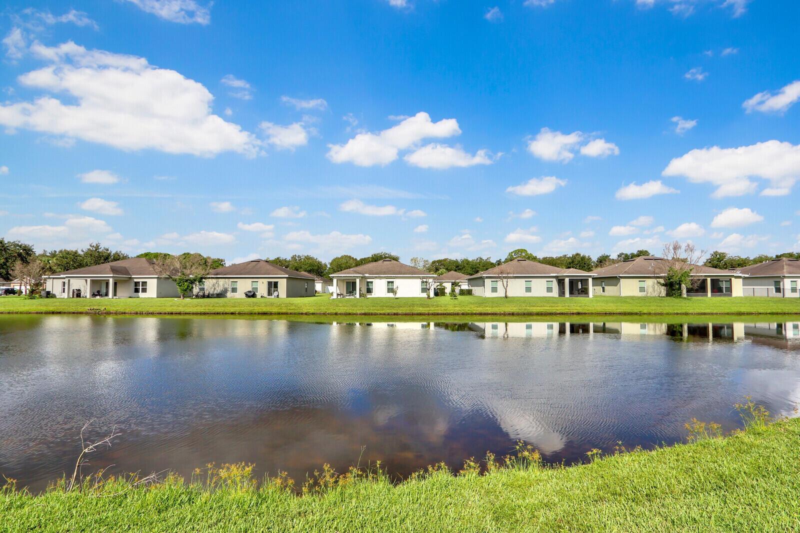 5255 Oakland Lake Circle, Fort Pierce FL 34951 photo 3