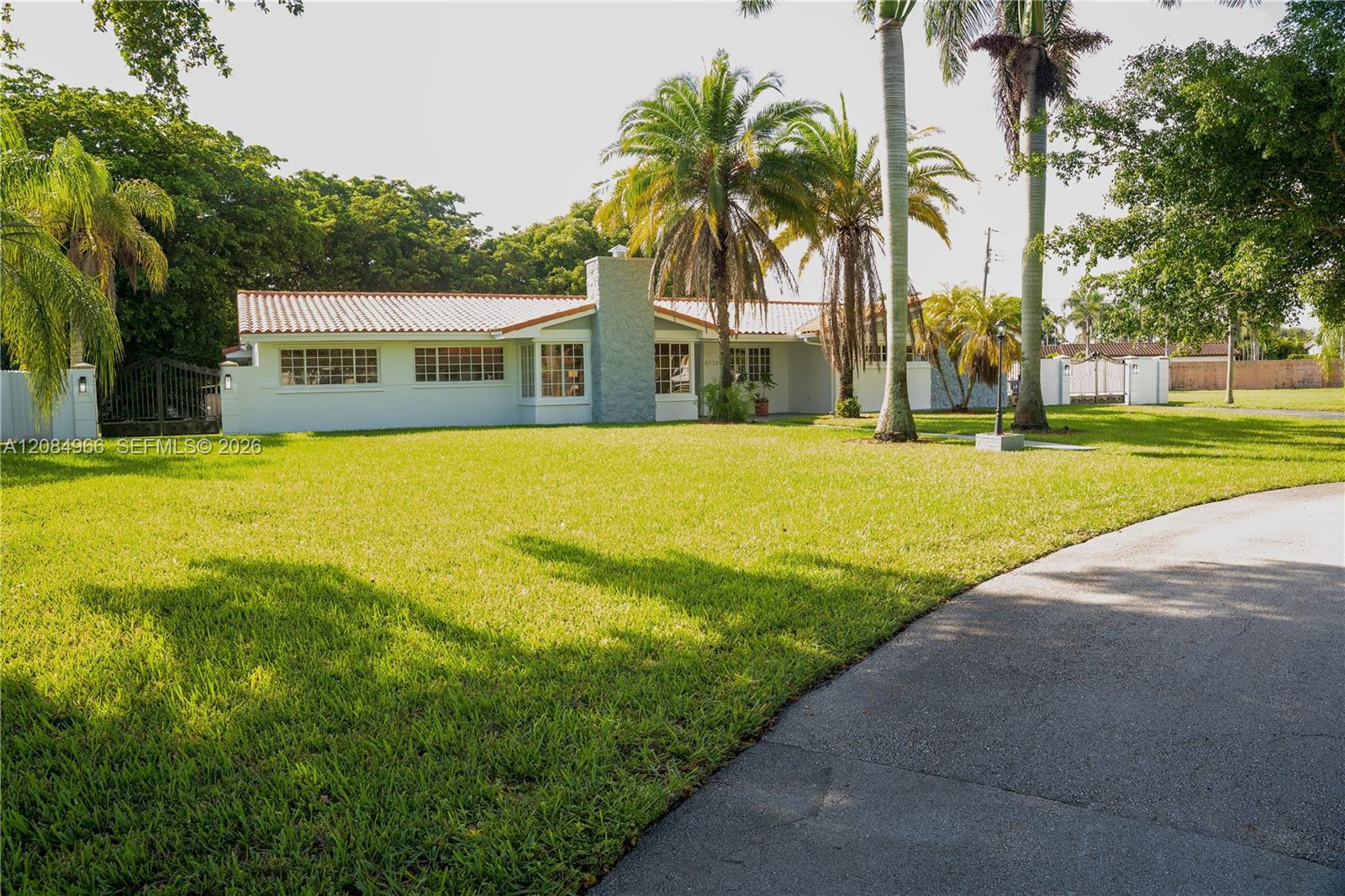 8220 SW 87th Ter, Miami FL 33143 photo 2