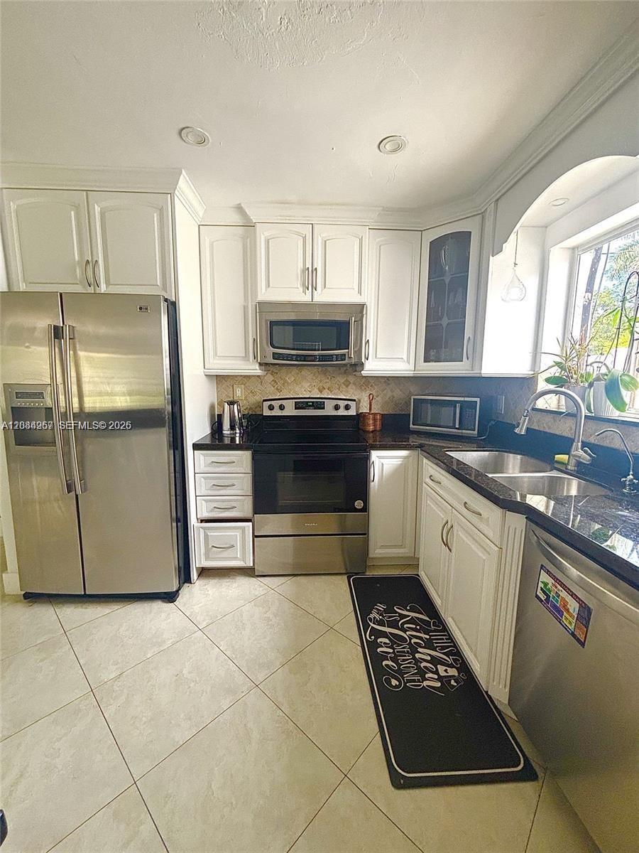 1116 N 13th Ct, Hollywood FL 33019 photo 5