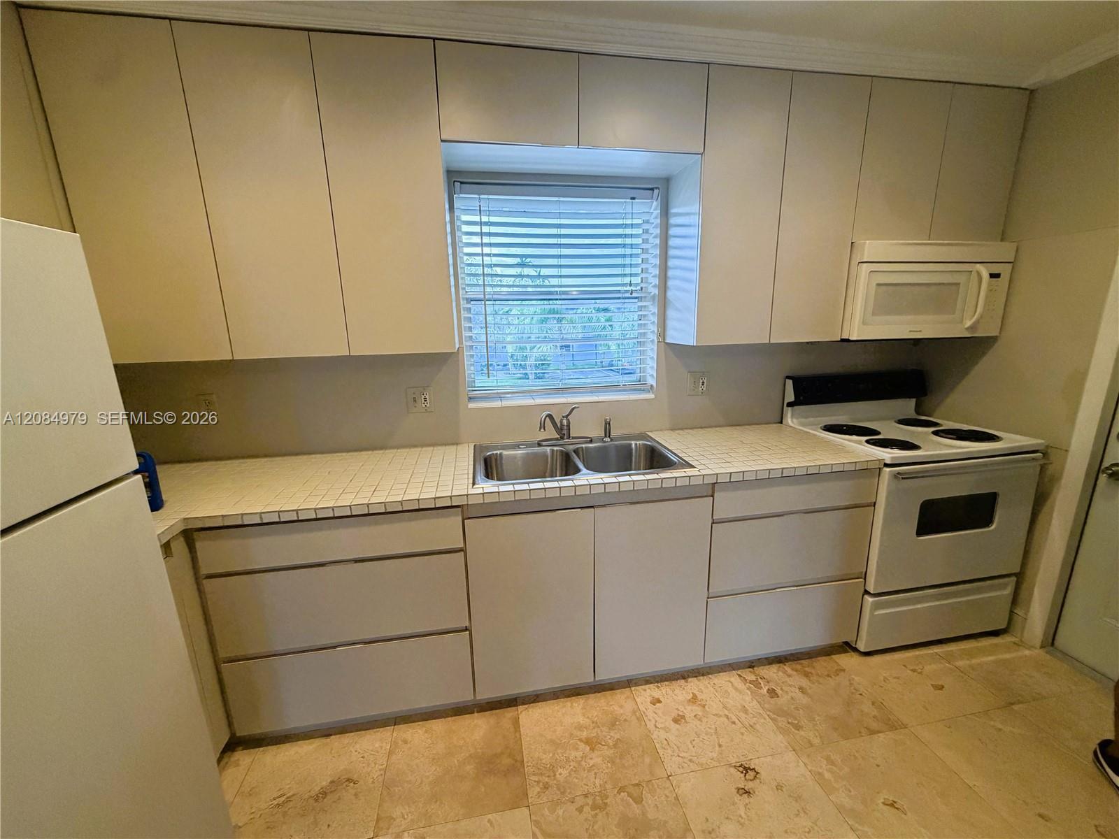 7550 SW 82nd St # F204, Miami FL 33143 photo 5
