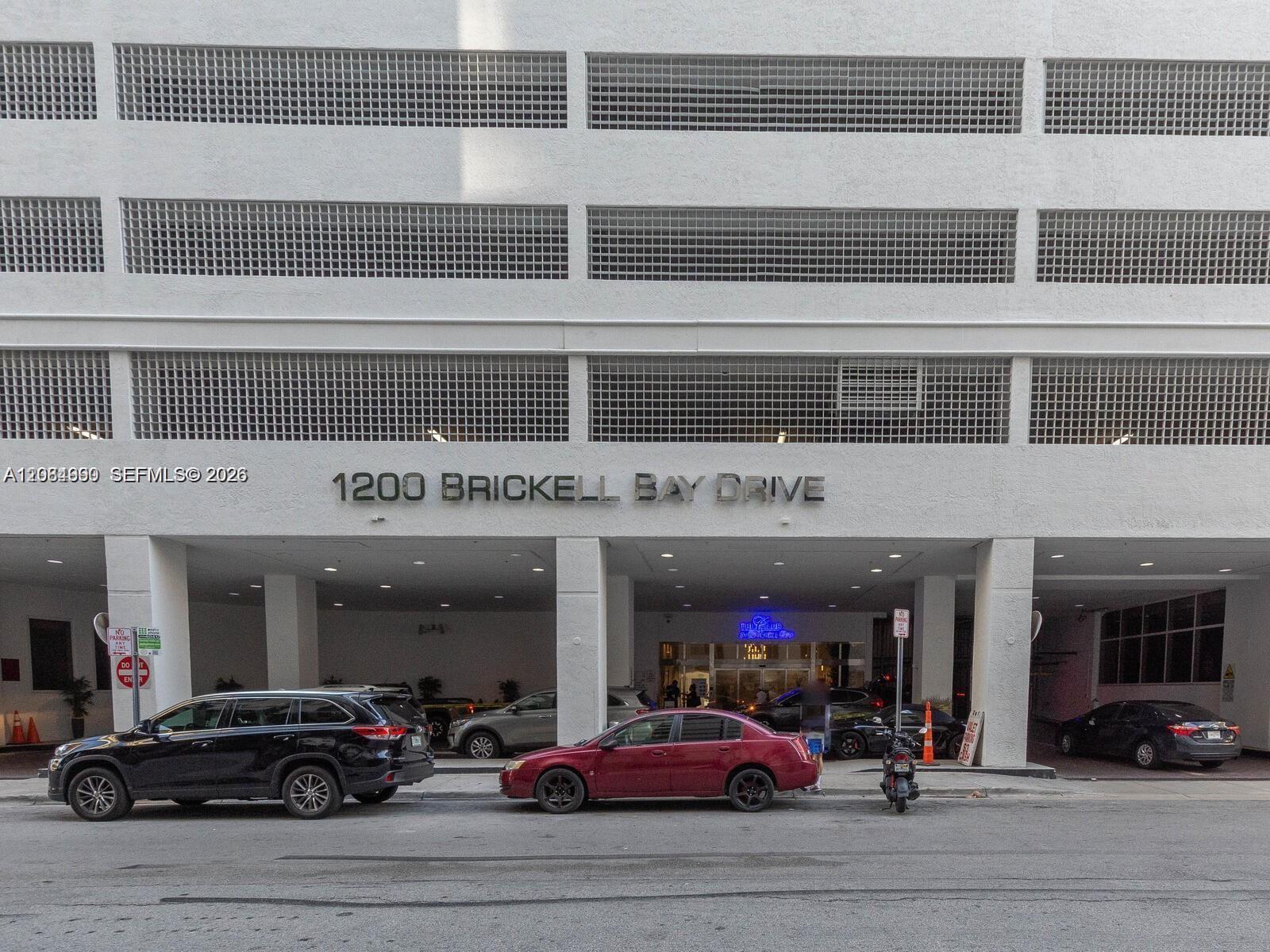 1200 Brickell Bay Dr # 3210, Miami FL 33131
