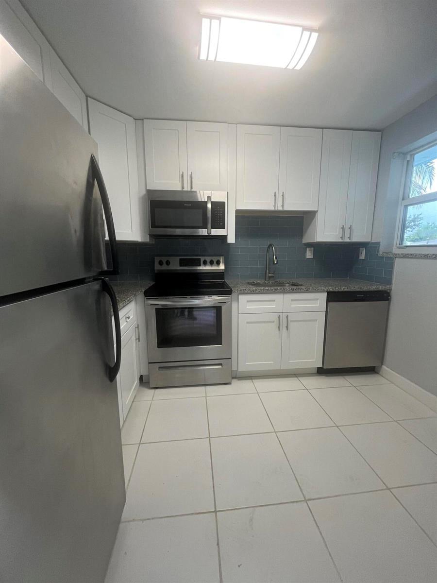 1001 SE 3rd Street # 1, Deerfield Beach FL 33441 photo 5