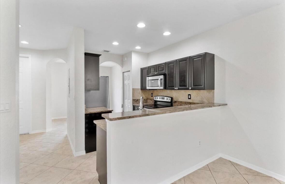 6051 SW 19TH Court, North Lauderdale FL 33068 photo 4
