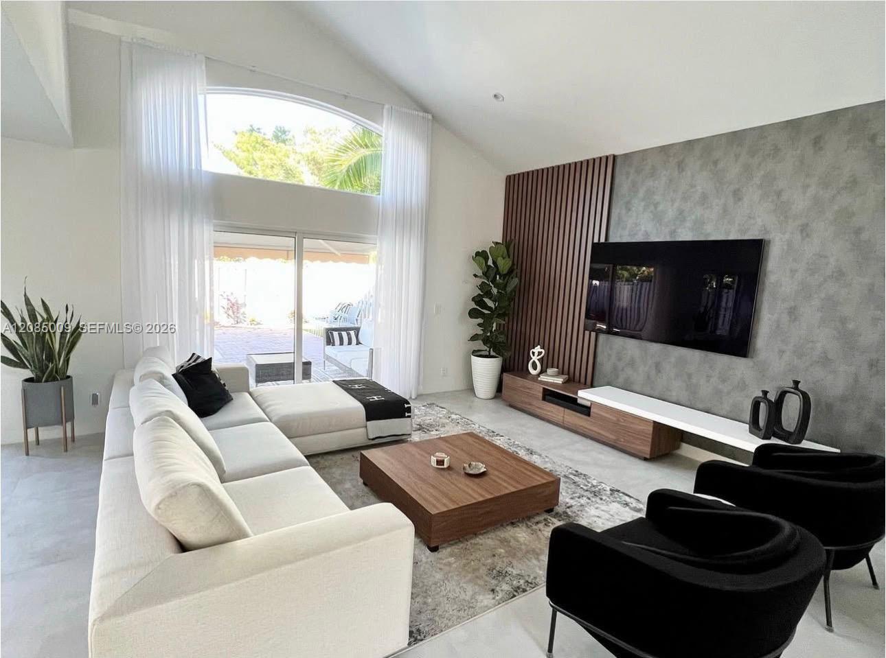 4827 SW 34th Ave, Hollywood FL 33312 photo 2