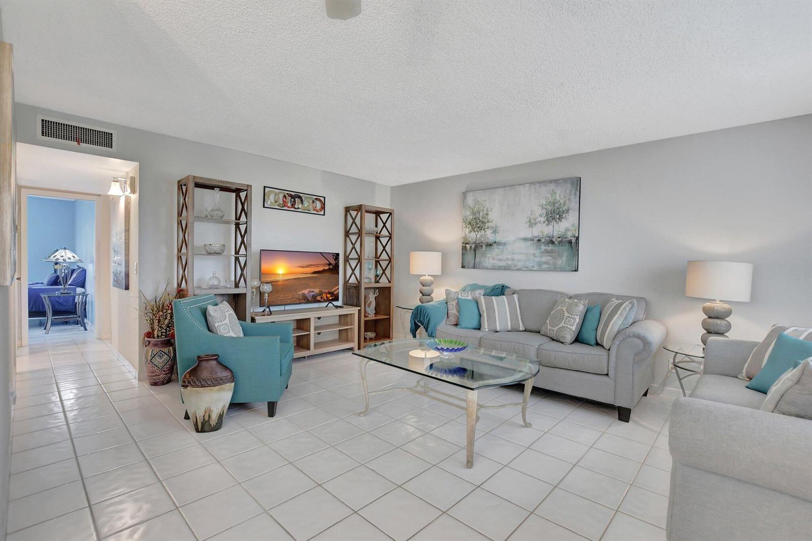 204 Burgundy E, Delray Beach FL 33484 photo 5