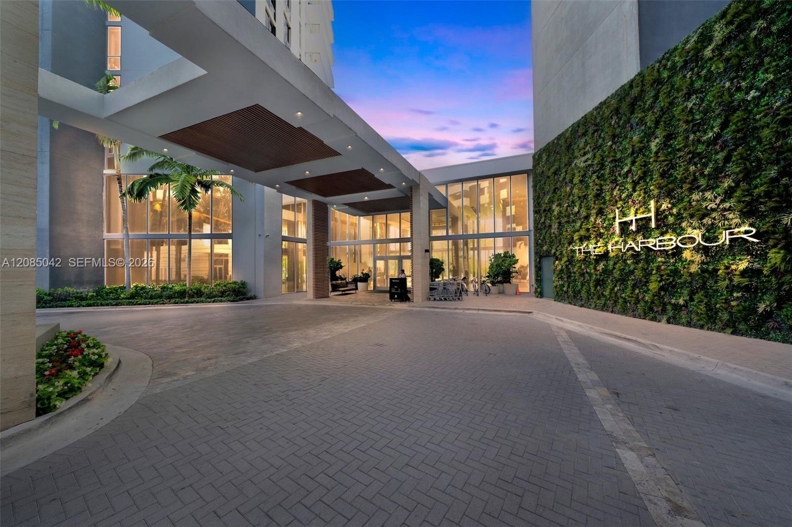 16385 Biscayne Blvd # 2707, North Miami Beach FL 33160 photo 3
