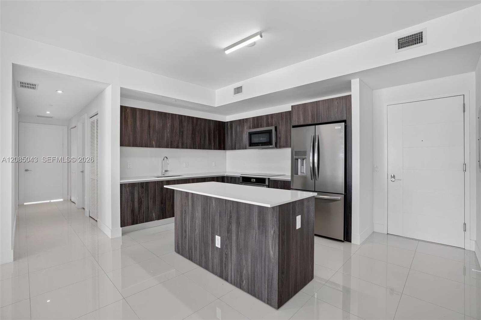 2960 NE 207th St # 1105, Aventura FL 33180 photo 3