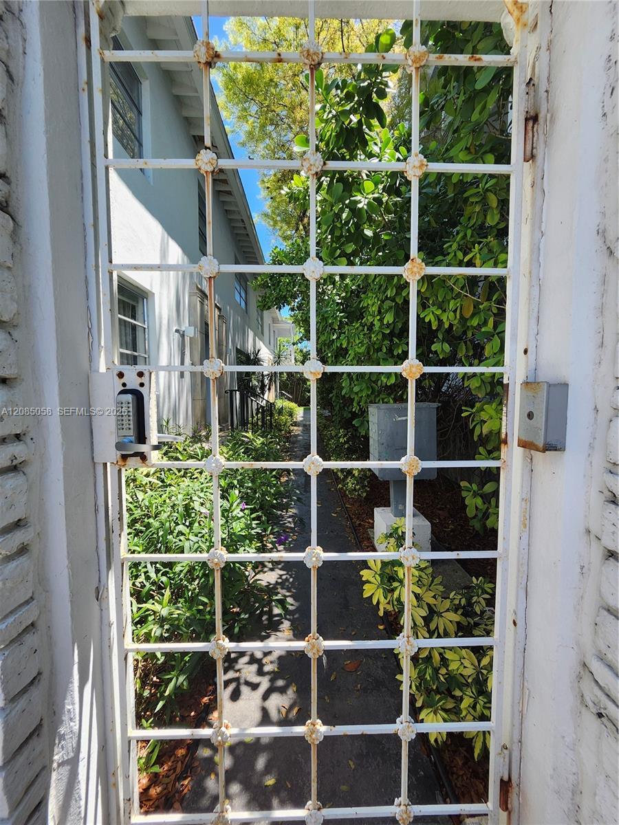 1557 Euclid Ave # 6, Miami Beach FL 33139 photo 2