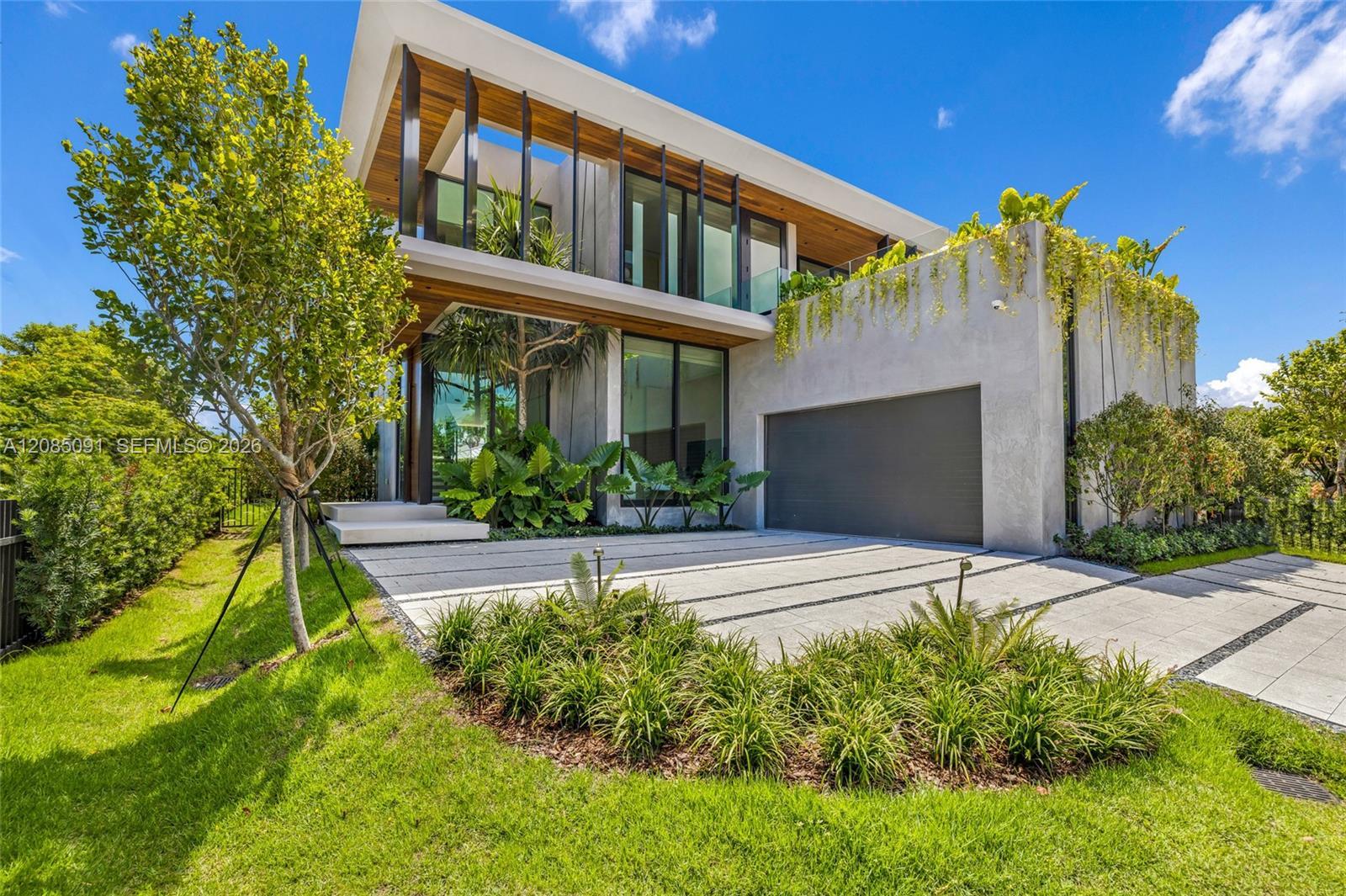 4940 Cherokee Ave, Miami Beach FL 33140 photo 2