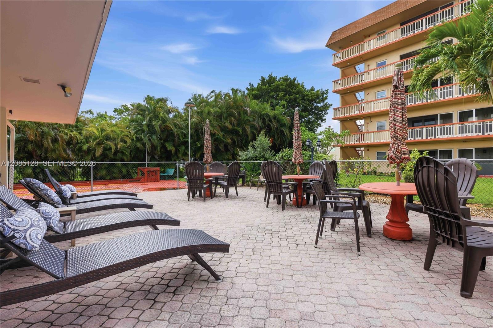 5300 Washington St # W513, Hollywood FL 33021 photo 2