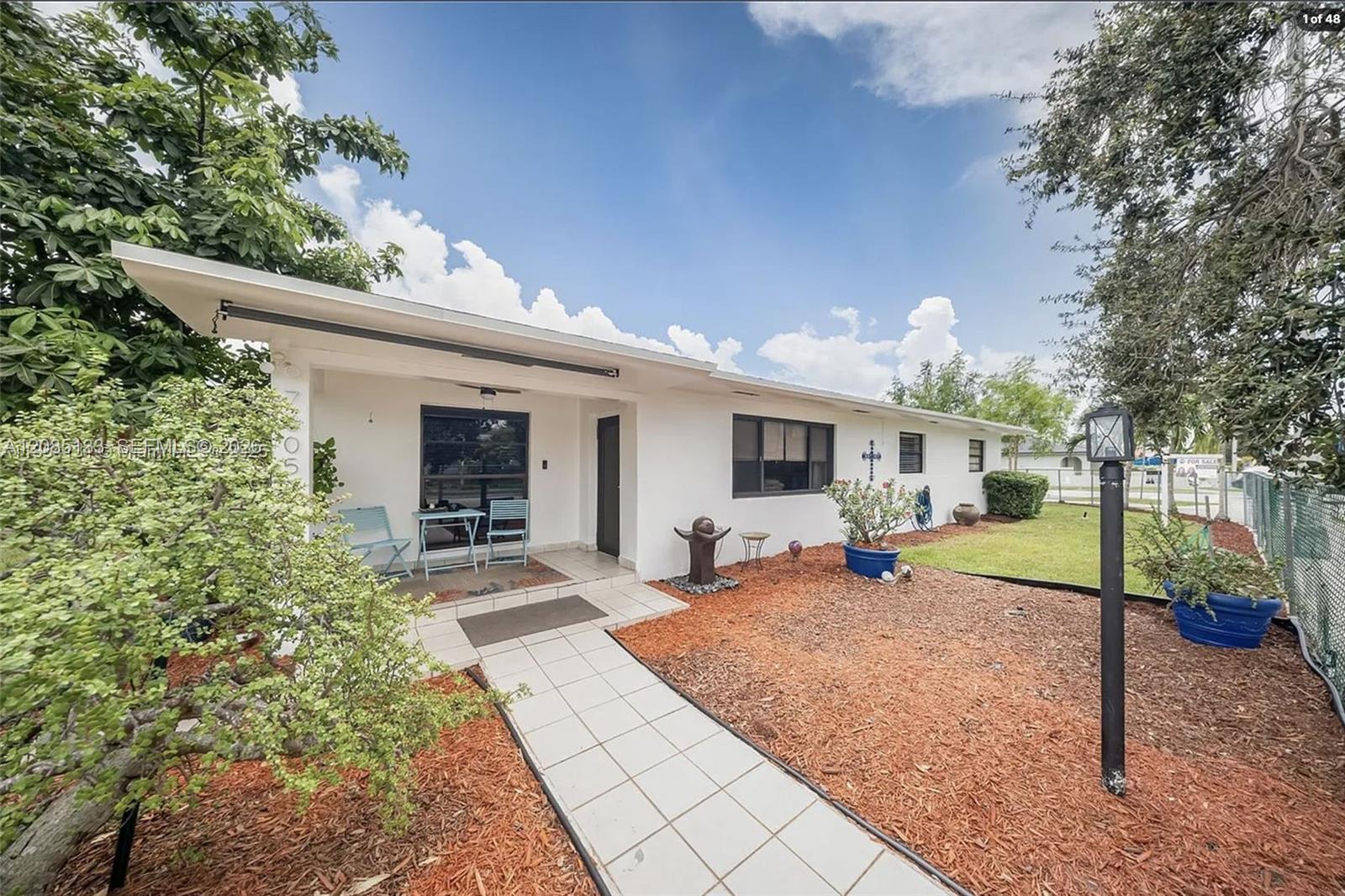 7605 W 6th Ave, Hialeah FL 33014