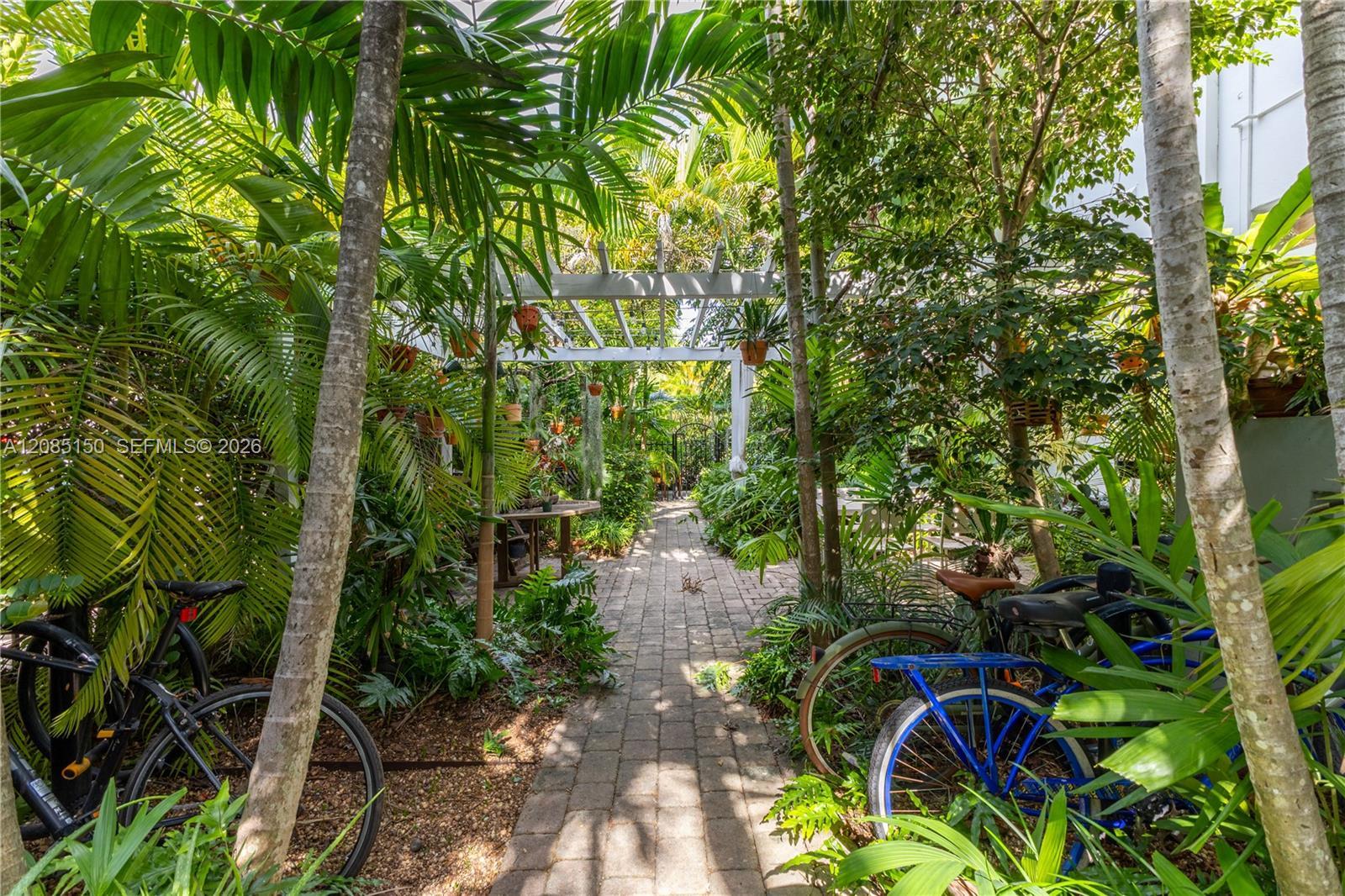 742 10th St # 209, Miami Beach FL 33139 photo 2