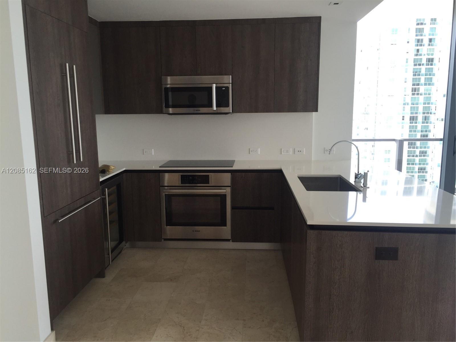 68 SE 6th St # 2202, Miami FL 33131 photo 2