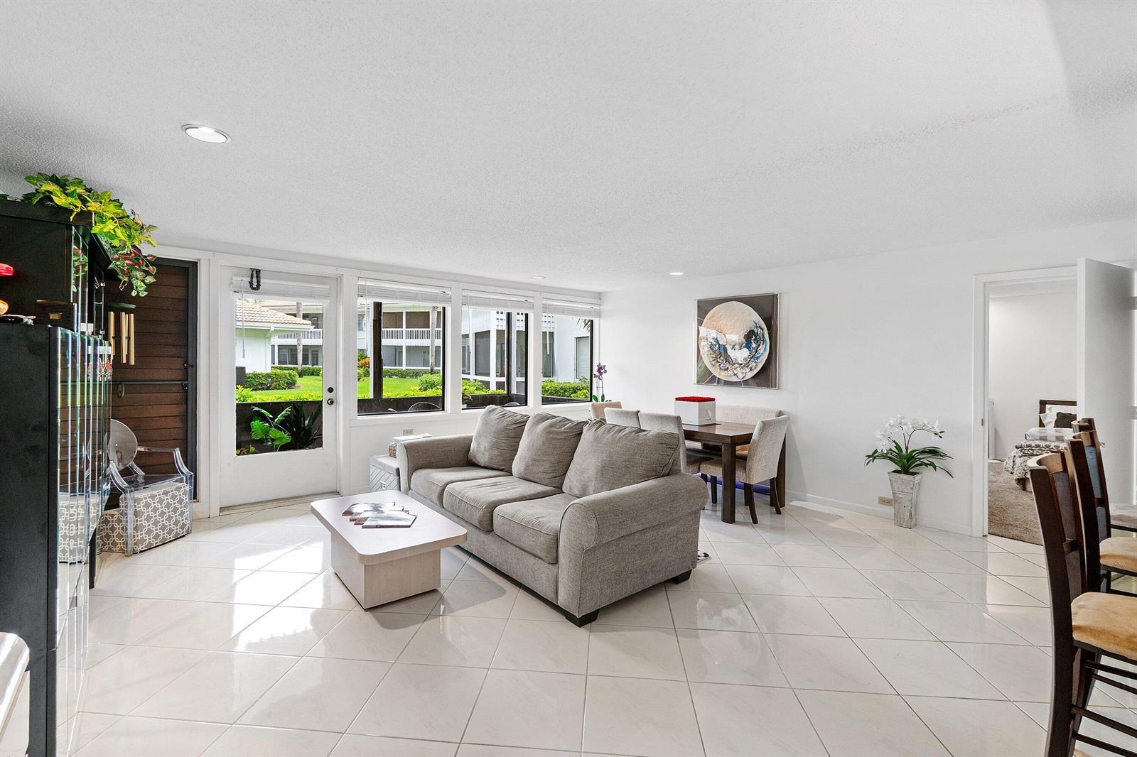 20045 Boca W Drive, Boca Raton FL 33434 photo 2