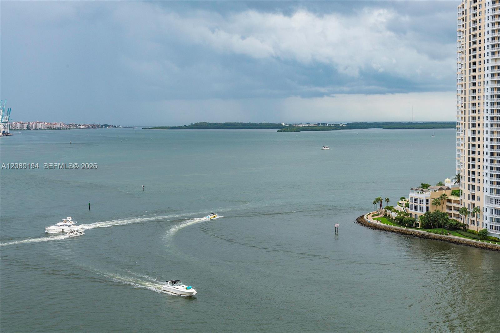 335 S Biscayne Blvd # 1801, Miami FL 33131 photo 4
