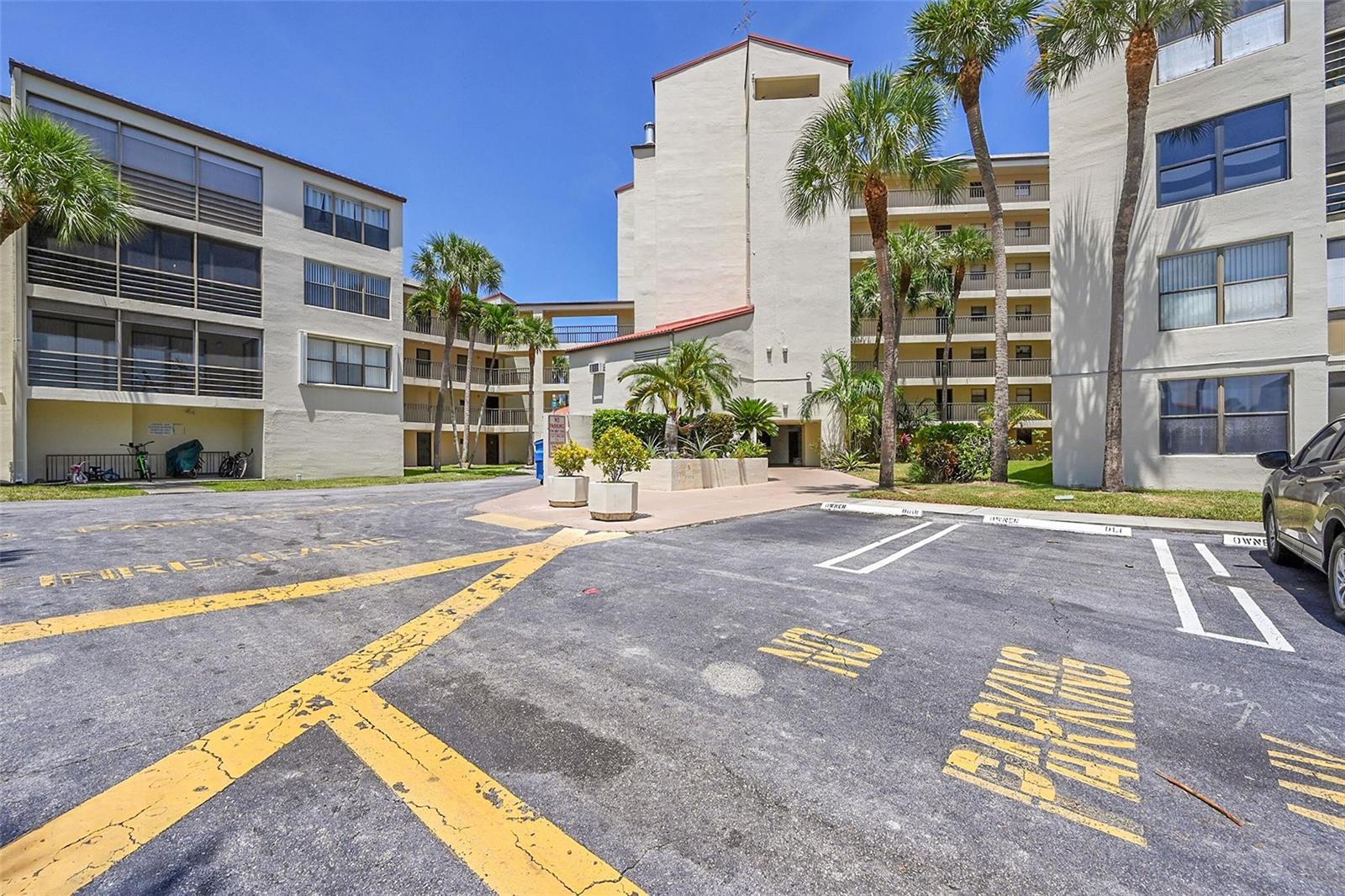 2304 S CYPRESS BEND Drive # 512, Pompano Beach FL 33069 photo 2