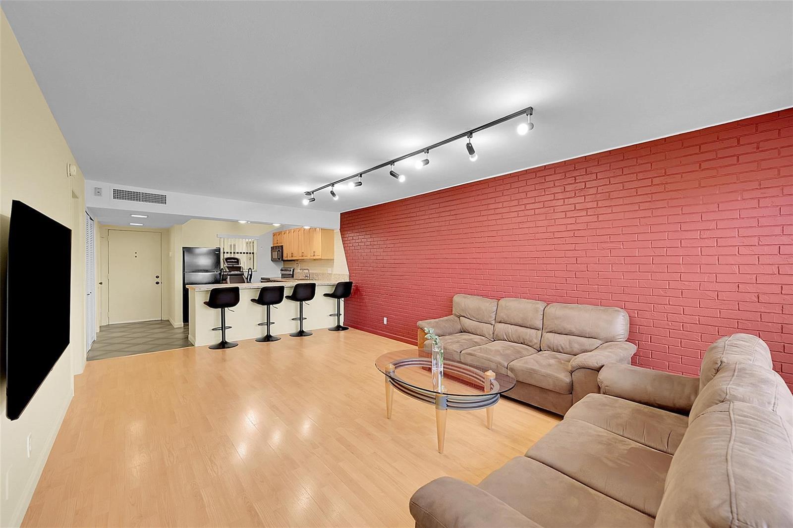 2304 S CYPRESS BEND Drive # 512, Pompano Beach FL 33069 photo 5