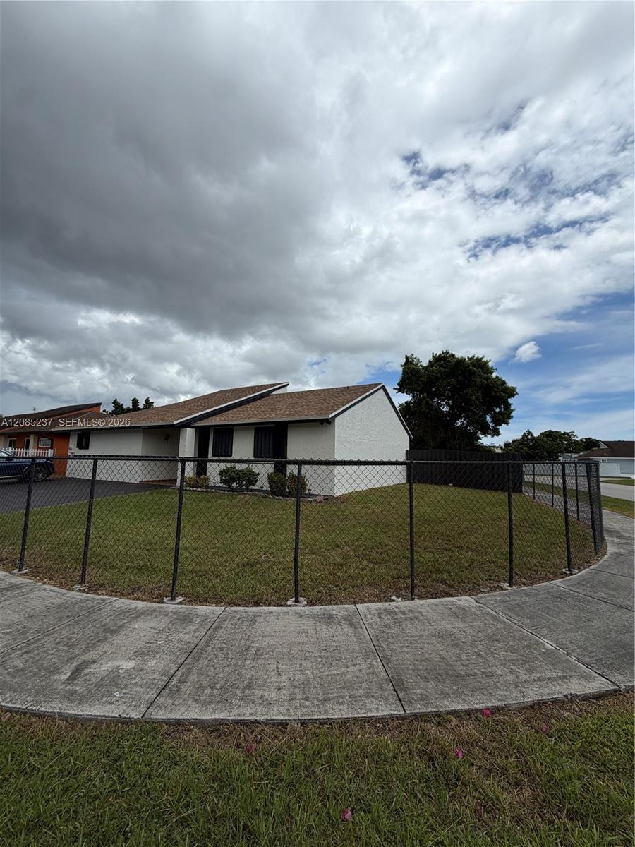 20591 SW 124th Ct, Miami FL 33177 photo 2