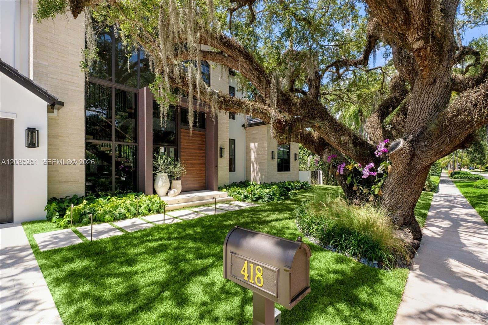 418 Castania Ave, Coral Gables FL 33146 photo 2