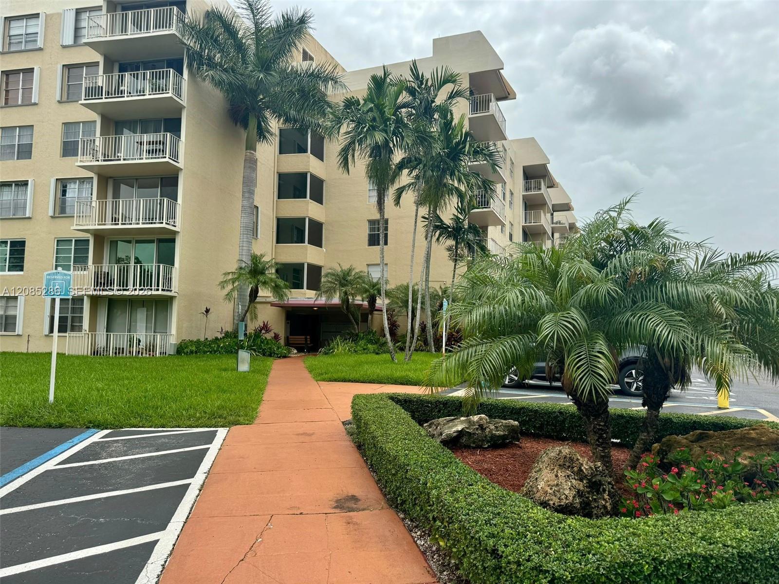 13120 SW 92nd Ave # 121, Miami FL 33176 photo 2