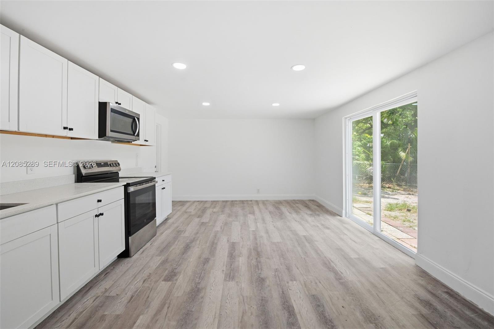 4621 SW 31st Dr, West Park FL 33023 photo 5
