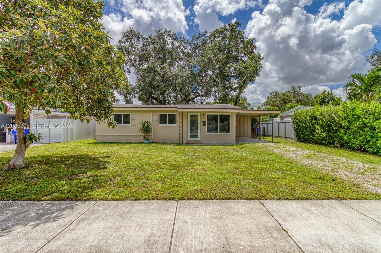 6634 Atlanta St, Hollywood FL 33024 photo 2