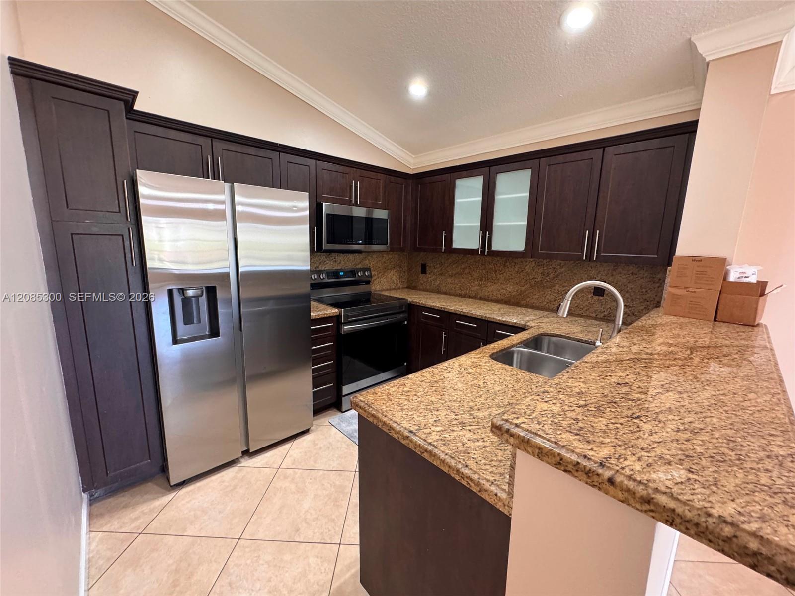 211 SW 95th Ter # 202, Pembroke Pines FL 33025