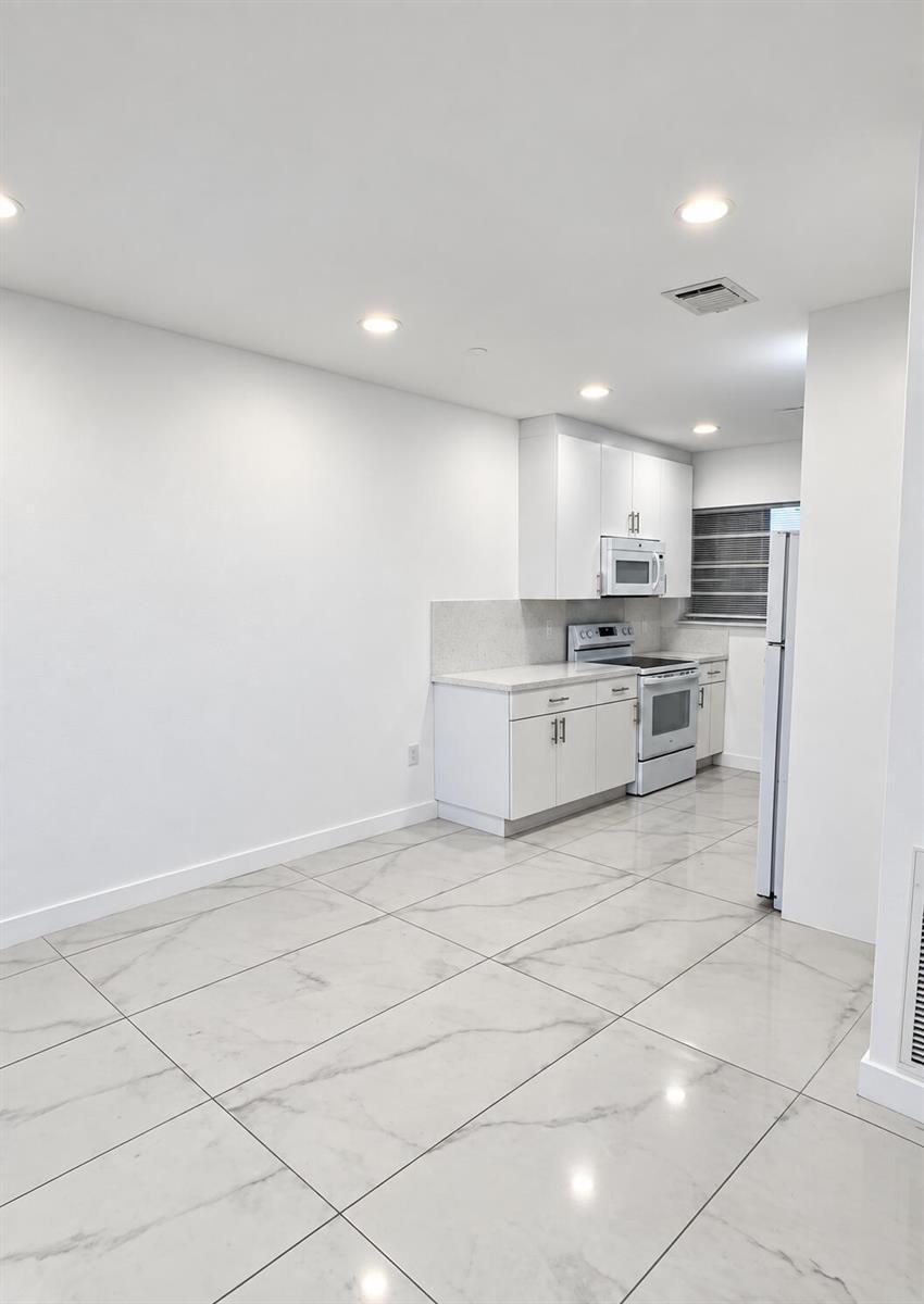 15741 NW 38th Place # B, Miami Gardens FL 33054 photo 3