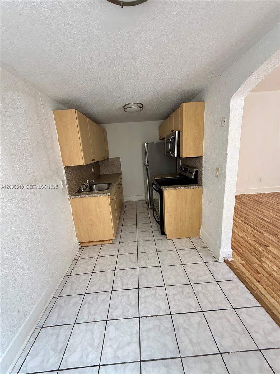 1319 Meridian Ave # 108, Miami Beach FL 33139 photo 5