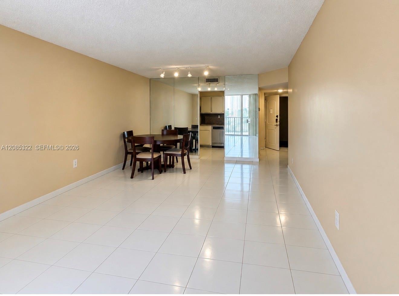 2750 NE 183rd St # 601, Aventura FL 33160 photo 2